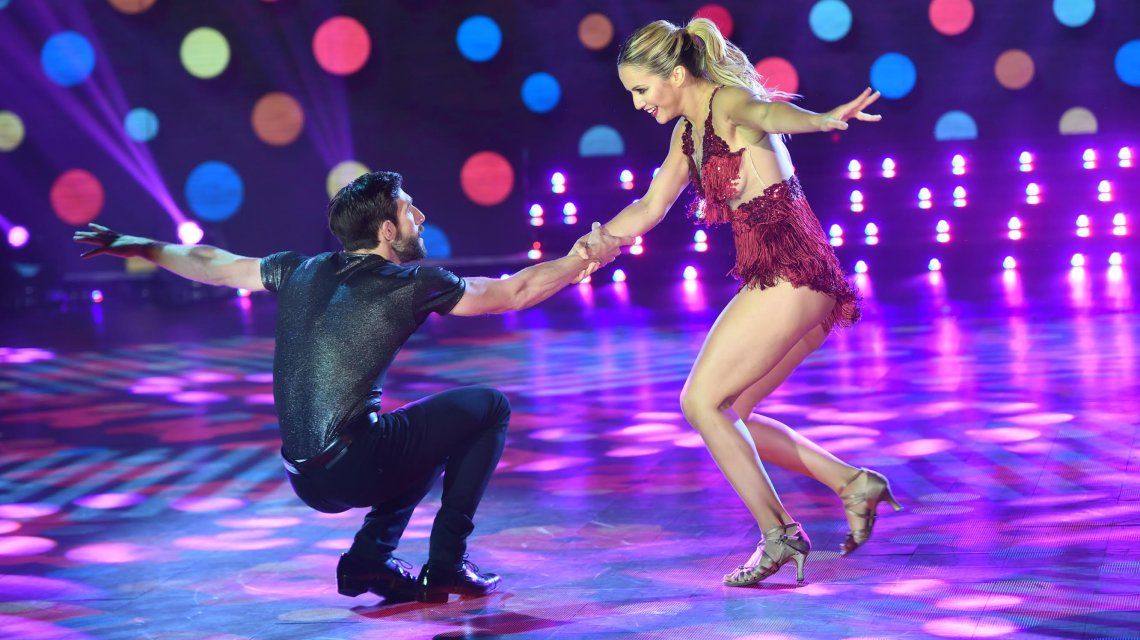 Gonzalo Gerber y Flor Vigna bailando rock Gonzalo Gerber y Flor Vigna bailando rock
