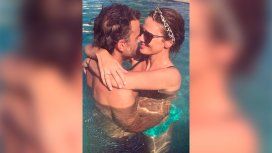 La foto falsa de Paula Chaves y Pedro Alfonso: ¿tarde romántica o piletazo familiar? La foto falsa de Paula Chaves y Pedro Alfonso: ¿tarde romántica o piletazo familiar?
