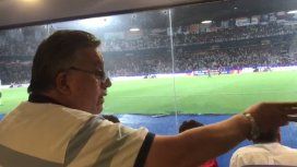 VIDEO: Un integrante de Los Palmeras invitó a pelear a otro músico en la final de la Sudamericana VIDEO: Un integrante de Los Palmeras invitó a pelear a otro músico en la final de la Sudamericana