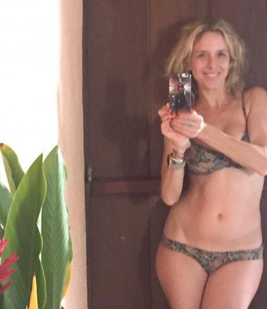 Carla Peterson, en bikini y sin maquillaje<br>