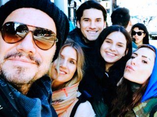 Marcelo Tinelli junto a sus hijos Micaela, Francisco, Juanita y Candelaria Marcelo Tinelli junto a sus hijos Micaela, Francisco, Juanita y Candelaria