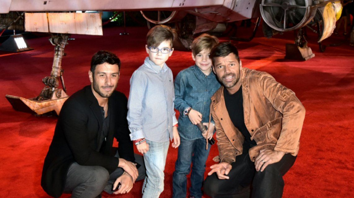 Ricky Martin con sus hijos.