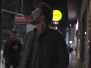 Arjona caminando por Buenos Aires Arjona caminando por Buenos Aires