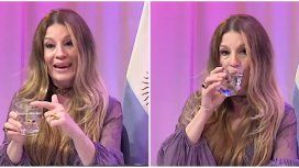 Insólito: Gisela Barreto dio una charla sobre sexo usando un vaso con agua como ejemplo Insólito: Gisela Barreto dio una charla sobre sexo usando un vaso con agua como ejemplo