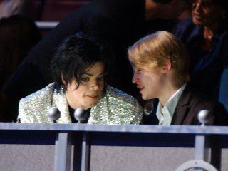 macaulay culkin hablo de su relacion con michael jackson: era dulce macaulay culkin hablo de su relacion con michael jackson: era dulce