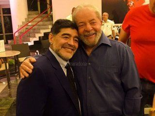 lula libre: maradona y varios famosos celebraron la excarcelacion lula libre: maradona y varios famosos celebraron la excarcelacion