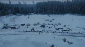 El primer adelanto de Stranger Things 4 muestra que Hopper está vivo El primer adelanto de Stranger Things 4 muestra que Hopper está vivo