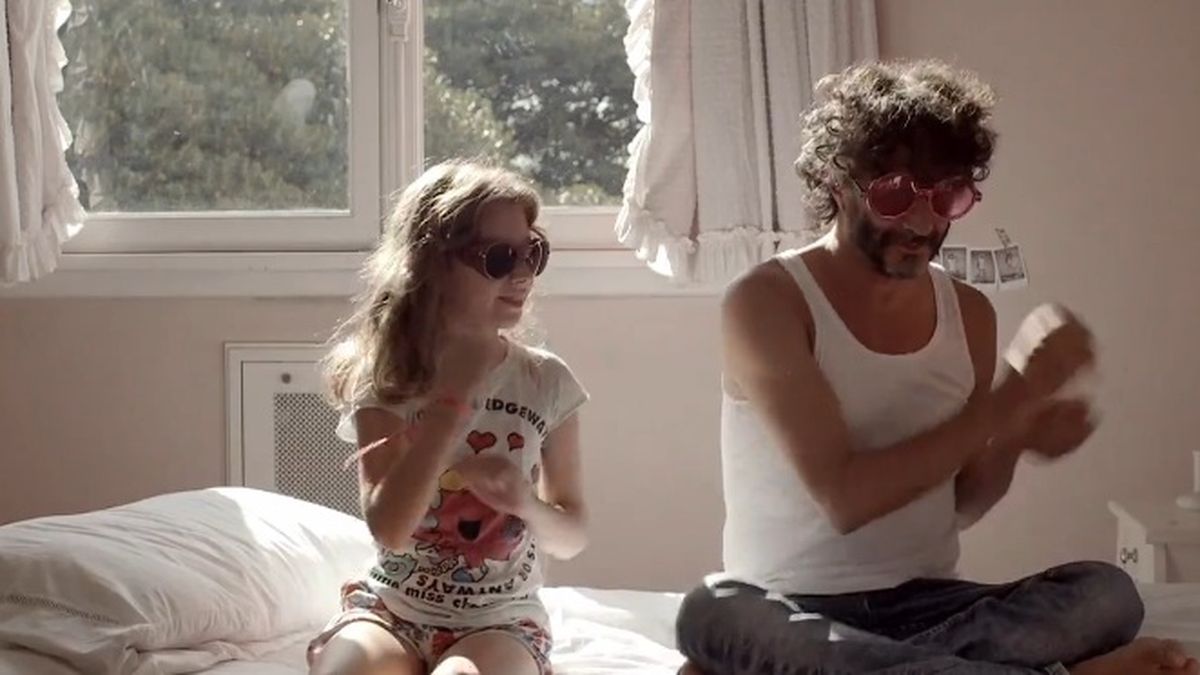 Fito grabó un videoclip con Margarita, su hija con Romina ...