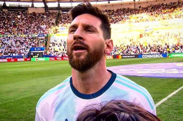 Messi cantó el himno como nunca: los memes