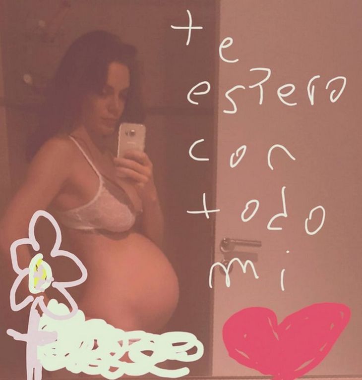 La selfie hot de Emilia Attias, ansiosa por dar a luz: Te espero con todo mi corazón