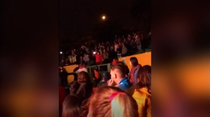 L-Gante tuvo que parar un show en Uruguay por una pelea entre hinchas de Nacional y Peñarol