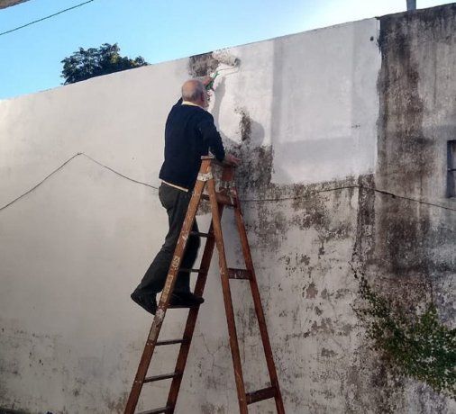 ¿Es? Malena Guinzburg vio la cara de su padre en una pared