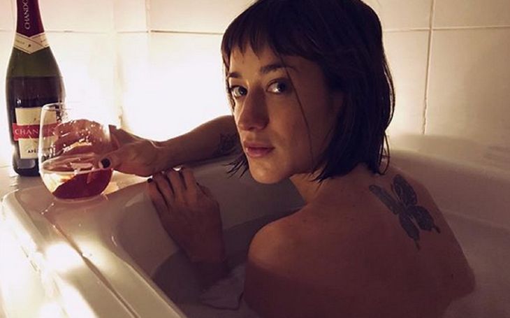 Camila Salazar y dos fotos muy sugerentes tomándose un baño de inmersión con su novio